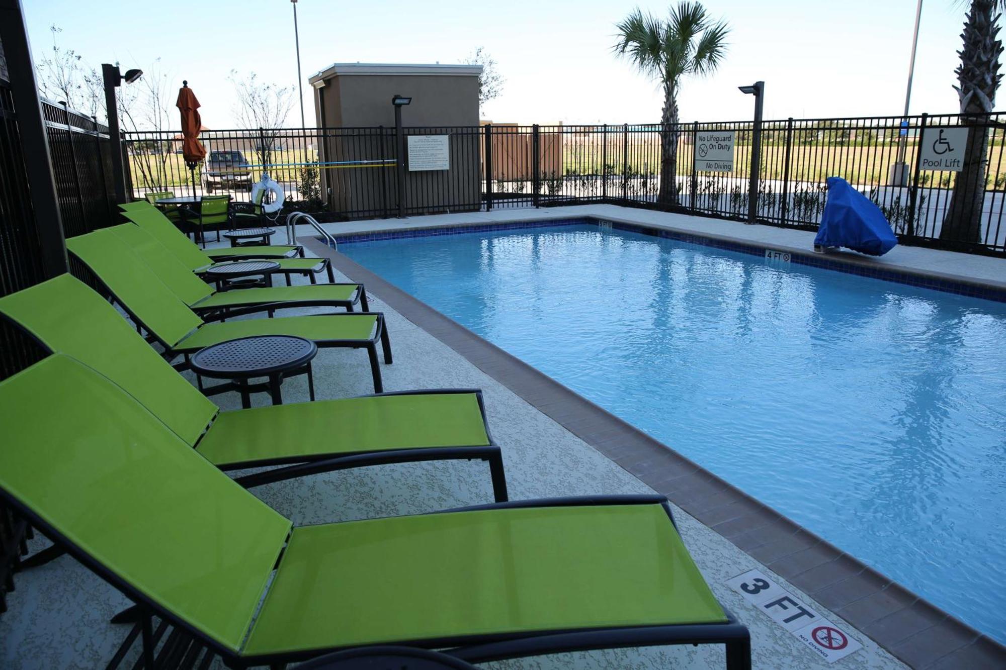 Hampton Inn And Suites Missouri City Exterior photo