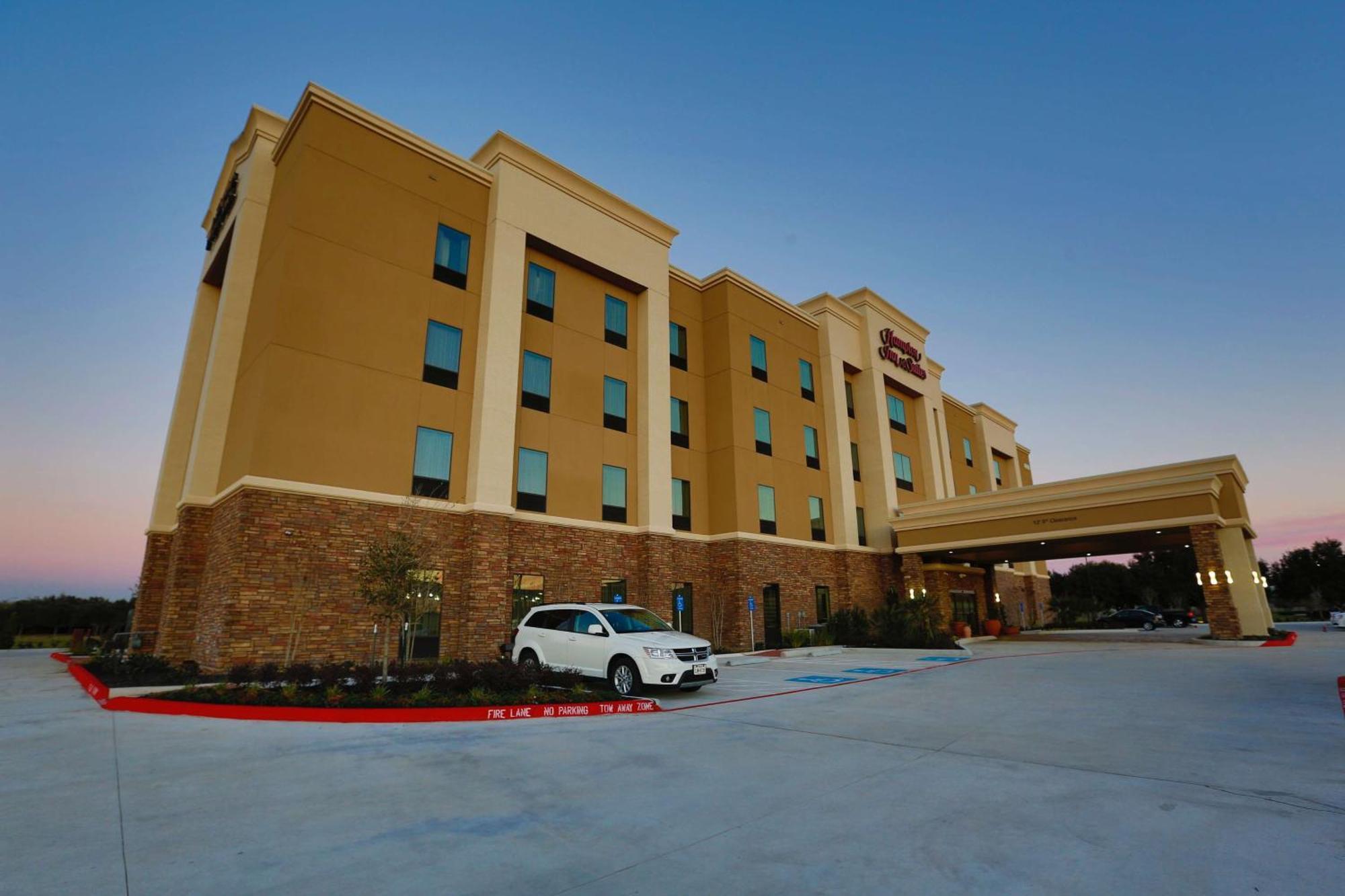 Hampton Inn And Suites Missouri City Exterior photo